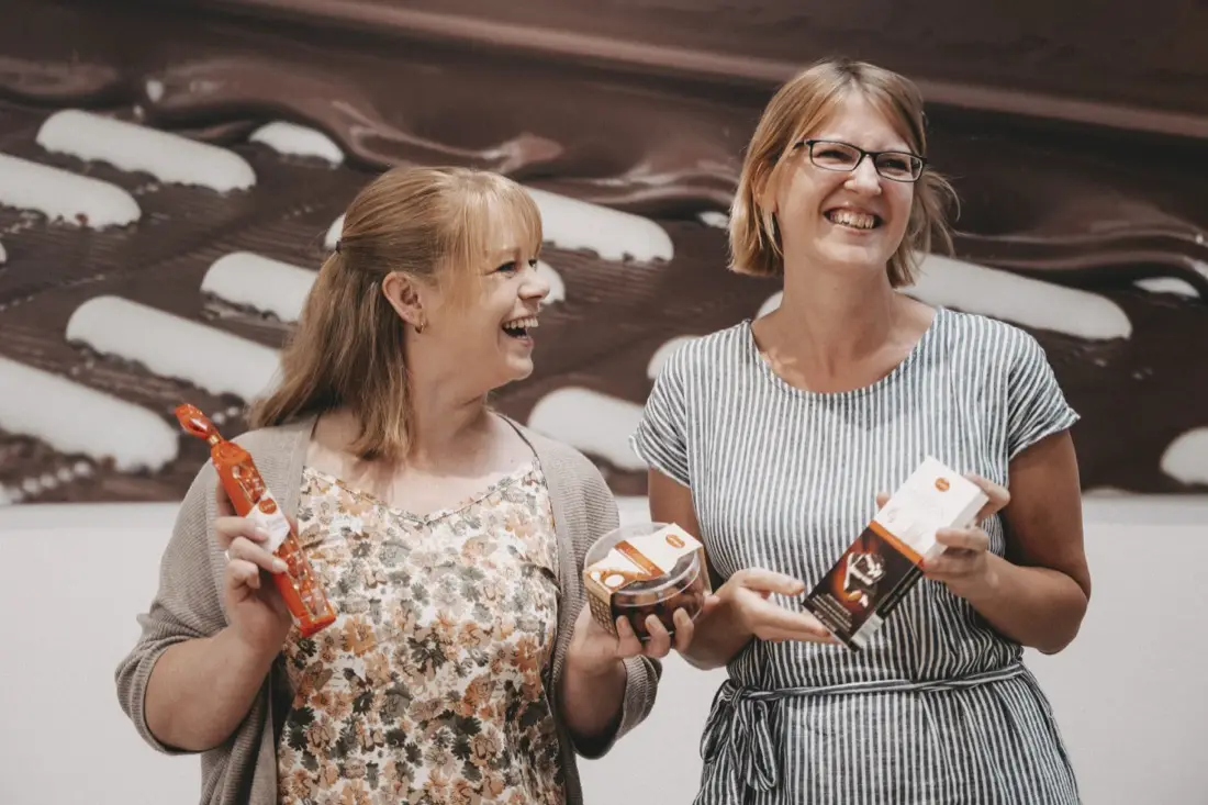 Mitarbeiterinnen mit Schluckwerder-Produkten